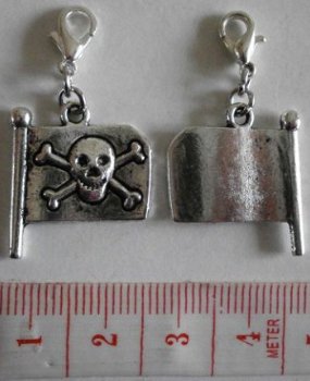 Sprookjes : Piraten : Charm piratenvlag 21 x 19 mm. - 1