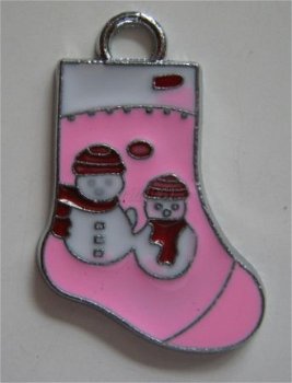 bedeltje/charm emaille:kerstsok rose - 26x17 mm (nog 12) - 1