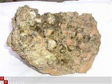 #1 Vesuvianiet Topper GROTE Olivijnkleurige kristallen