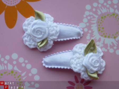 ** Babyhaarspeldjes "white satin" - nr. 1