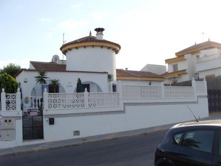 Villa te koop in Torre de la Horadada, Costa Blanca, Spanje - 1