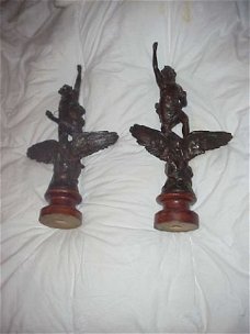 2 bronzen beelden