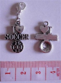 Sport : Voetbal : Charm i love soccer 22 x 17 mm. - 1