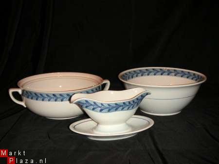 Servies delen van P. Regout (A-a-2-o) - 1