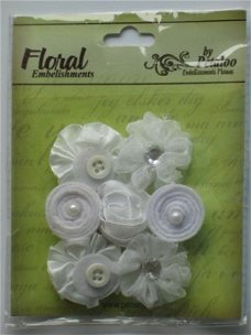 By pataloo fabric flowers white