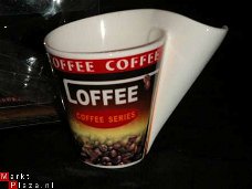Koffiekop in aparte vorm C-a-1-b