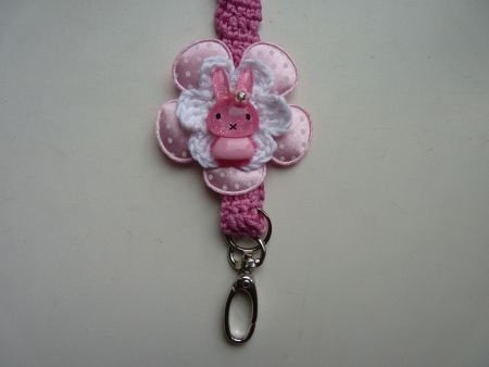 ** Gehaakt keycord konijn (roze/wit) - 1