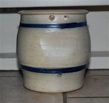 * Mooie Keulse zoutpot * 14 cm. hoog 12,5 cm. - 1