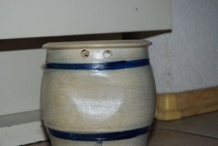 * Mooie Keulse zoutpot * 14 cm. hoog 12,5 cm. - 1