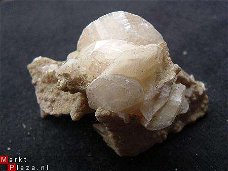 Bulgarije #8  Calciet met matrix uit Calcietkristallen