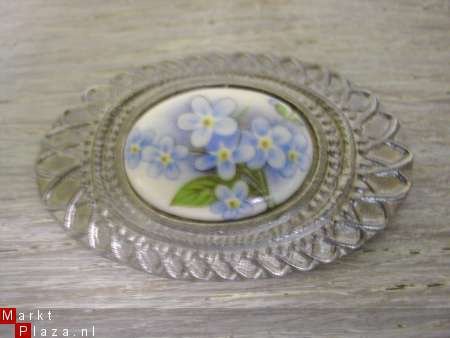 Ovale broche tin met porseleinen steen met blauwe bloemetjes - 1