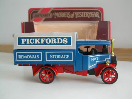 DSCN6393 1922 Foden Steam Wagon Pickfords - 1