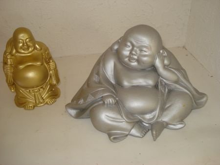 2 boeddha beeldjes 1x goud 11 cm 1x zilver12 br 19 hoog - 1