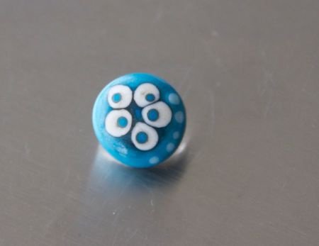 Button bead drukker nummer 35 turkoois met stip handgemaakt. - 1