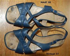 Blauwe open schoentjes met hakje. Maat 38 Vintage37