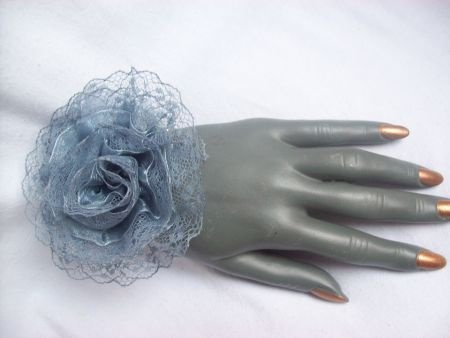 dubbele parel armband met kanten bloem corsage grijs blauw - 1