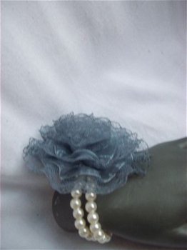 dubbele parel armband met kanten bloem corsage grijs blauw - 1