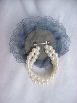 armband witte parels en zwarte bloem corsage kant organza - 1