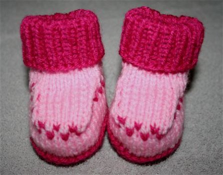Handgebreide babyslofjes - roze hartjes - 2