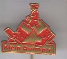 Klein Duimpje rood ( Efteling )stripfiguur speldje ( E_101 )