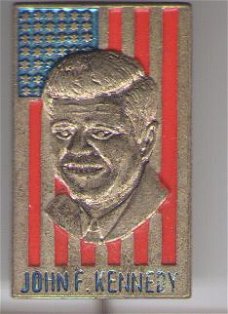 John F. Kennedy met vlag speldje ( E_152 )