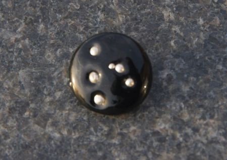 Button bead drukker nummer 54 zwart met zilvbol handgemaakt. - 1