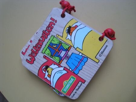 Houten boekje met Bert en Ernie uit Sesamstraat - nr. 1