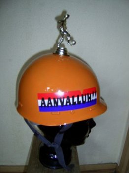 Oranje helm - 1