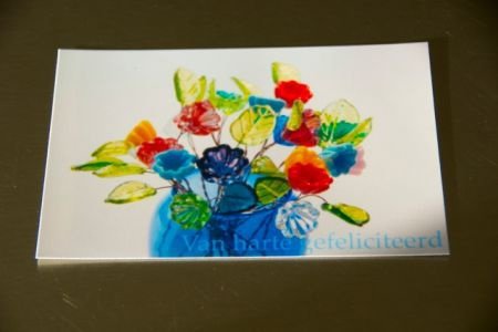 Kaart Hartelijk gefeliciteerd met glasbloem en glasblaadje. - Afbeelding 4