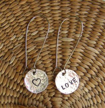 Oorbellen 'love & heart'. (handmade) - 1