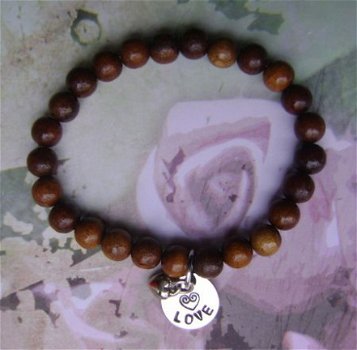 Armbandjes LOVE (handmade). - 2