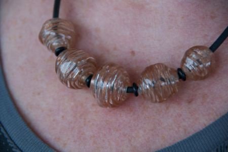 5 holle goud aventurijn glasbeads met rubber ketting handgem - Afbeelding 3