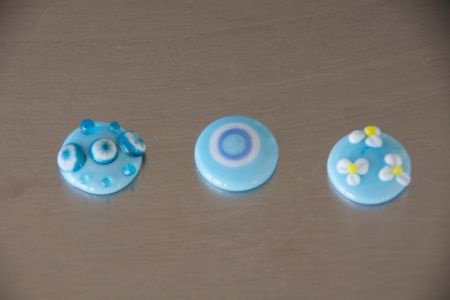 Lichtblauwe button bead drukker handgemaakt. - nr. 1