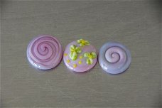 2 lila / roze button bead drukkers handgemaakt.