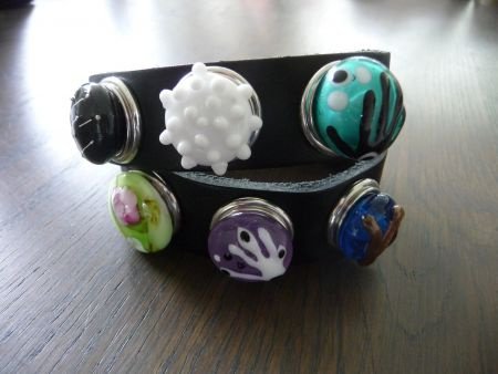 1 gele met blauwe button bead drukker handgemaakt. - Afbeelding 4