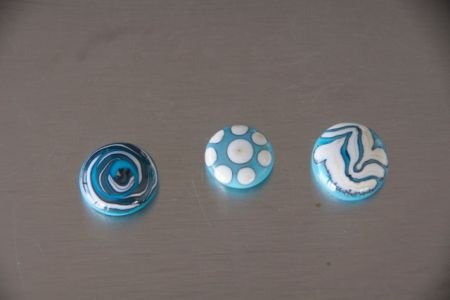 2 turkooise button bead drukkers handgemaakt. - nr. 1