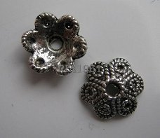 tibetaans zilver:bead caps 23 - 10 mm