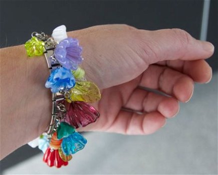 Bloemen armband Zomer van glas handgemaakt. - 1