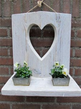 PLANTENHANGER MET HART EN 2 ZINKEN BAKJES. - 1