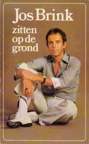 Jos Brink Zitten op de Grond. - 1