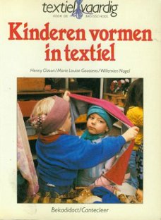 Clason, Henny; Kinderen vormen in textiel