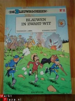 De Blauwbloezen deel 11, Blauwen in zwart-wit - 1