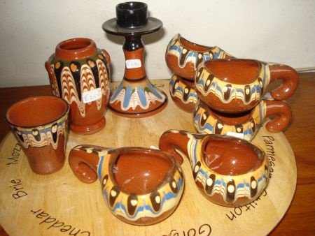 mooi geschilderd aardewerk uit Portugal kandelaar potjes en - 1