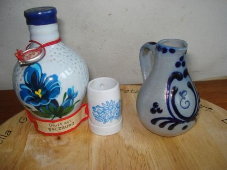 handbeschilderd kruikje met drank en keuls aardewerk kannetj - 1