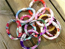 SALE! - Kleurige armbanden van Japans kimono koord.