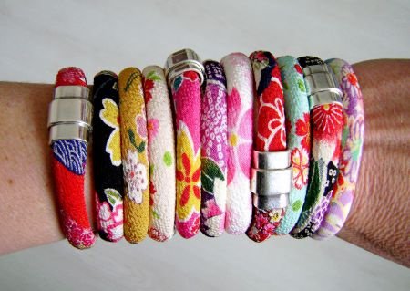 SALE! - Kleurige armbanden van Japans kimono koord. - 2