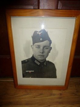 Foto van een Wehrmacht soldaat in lijst WO2 - 1
