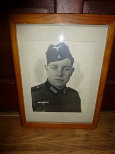 Foto van een Wehrmacht soldaat in lijst WO2