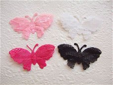 Mooie vlinder van kant ~ 5,5 cm ~ Roze
