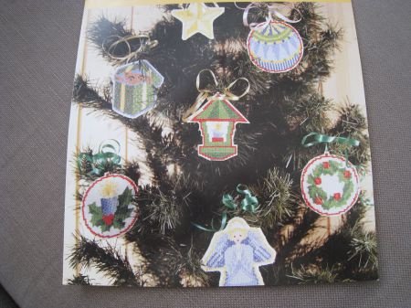 Borduurpatroon DMC Kerstdecoratie - Afbeelding 2